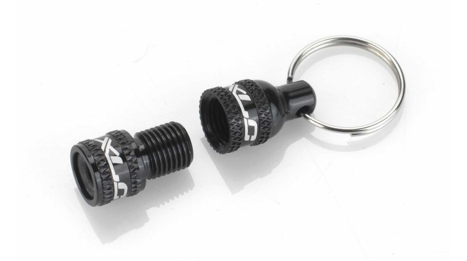 XLC Ventiladapter inkl. Schlüsselring von AV auf DV/ SV schwarz/schwarz