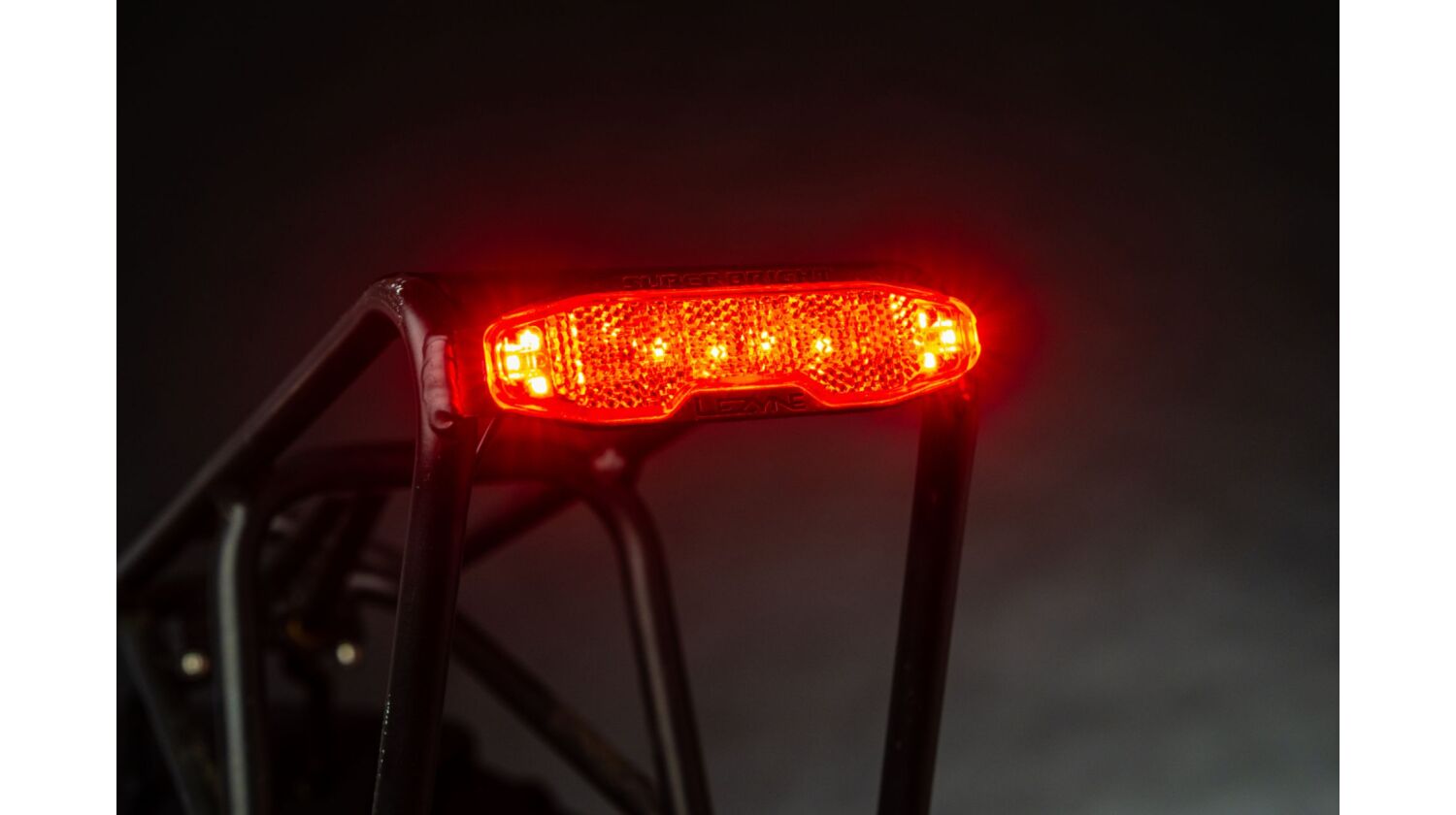 Lezyne E-Bike Rcklicht mit Bremslichtfunktion Super Bright Alert STV