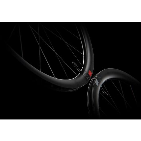DT Swiss ARC 1100 Dicut, Vorderrad 28&quot;, Carbon, Center Lock, Felgenh&ouml;he 38 mm f&uuml;r Steckachse 12/100 mm TA