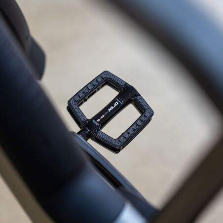 XLC Flat Pedal PD-M30 schwarz mit Reflektor