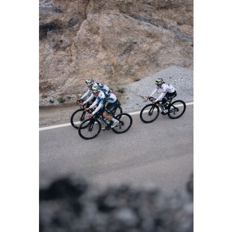 Abus AirBreaker 2.0 Rennrad-Helm velvet black