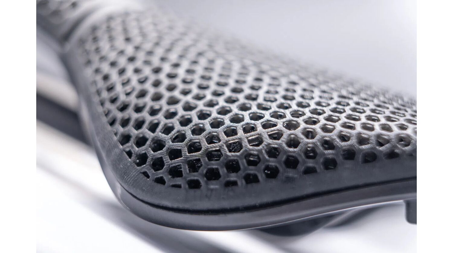 Prologo Nago R4 PAS 3D Sattel Nack schwarz 137 mm