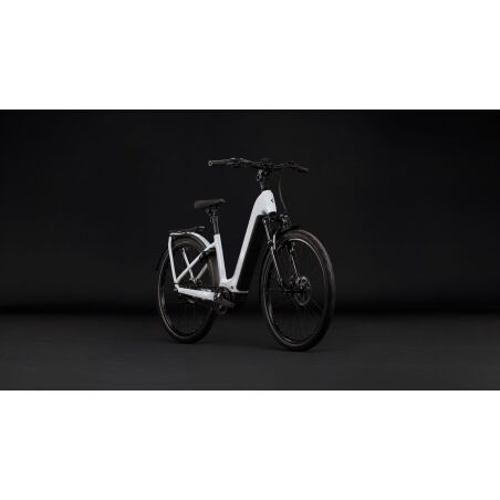 Cube Kathmandu Hybrid Deluxe Pro 800 Wh E-Bike Easy Entry 28" metallicwhite&acute;n&acute;chrome