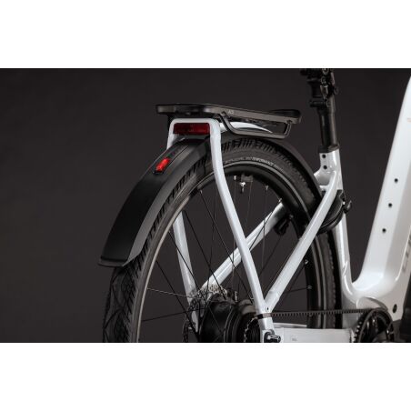 Cube Kathmandu Hybrid Deluxe Pro 800 Wh E-Bike Easy Entry 28" metallicwhite&acute;n&acute;chrome