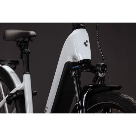 Cube Kathmandu Hybrid Deluxe Pro 800 Wh E-Bike Easy Entry 28" metallicwhite&acute;n&acute;chrome