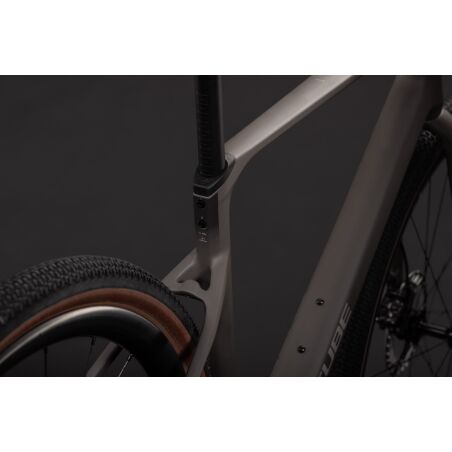 Cube Nuroad C:62 Pro Gravelbike Diamant 28" cedar&acute;n&acute;stone