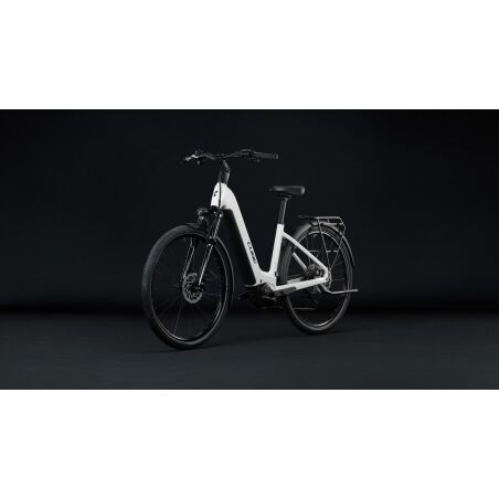 Cube Touring Hybrid ONE 600 Wh E-Trekkingbike Easy Entry 28" metallicwhite&acute;n&acute;chrome