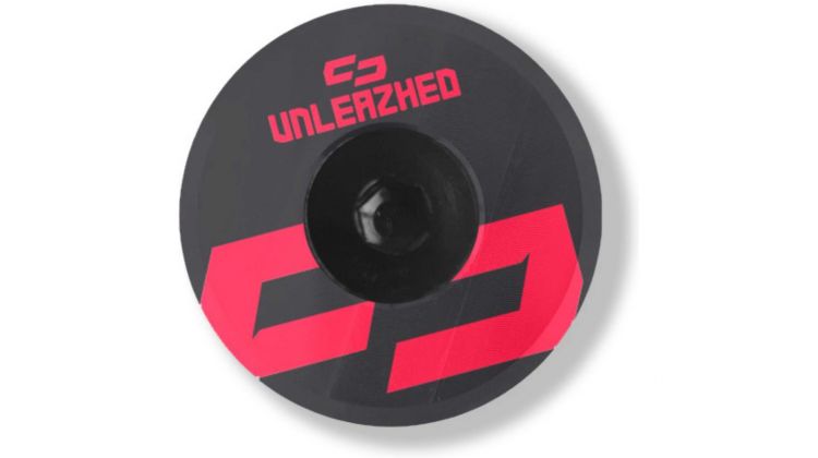 Unleazhed AL01 Top Cap Aluminium Logo Skin 1 pcs, 1 aluminium screw M6 red