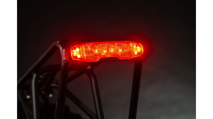 Lezyne E-Bike Rücklicht mit Bremslichtfunktion Super Bright Alert STVZO schwarz
