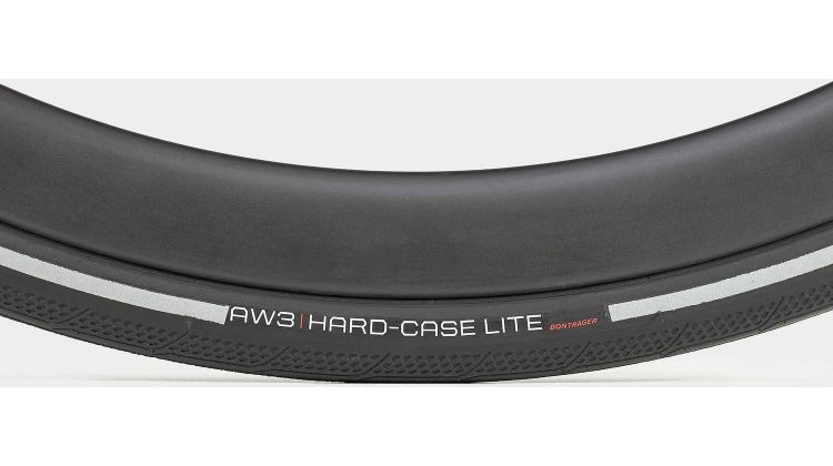 Bontrager AW3 Hard-Case Lite Faltreifen 28 Clincher black/reflective
